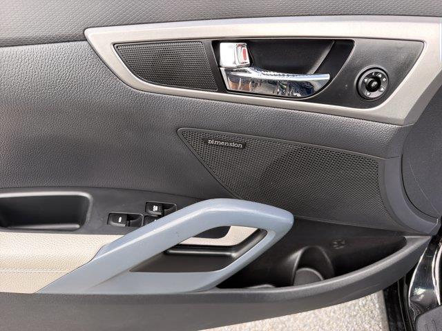 2013 Hyundai Veloster - $9,574