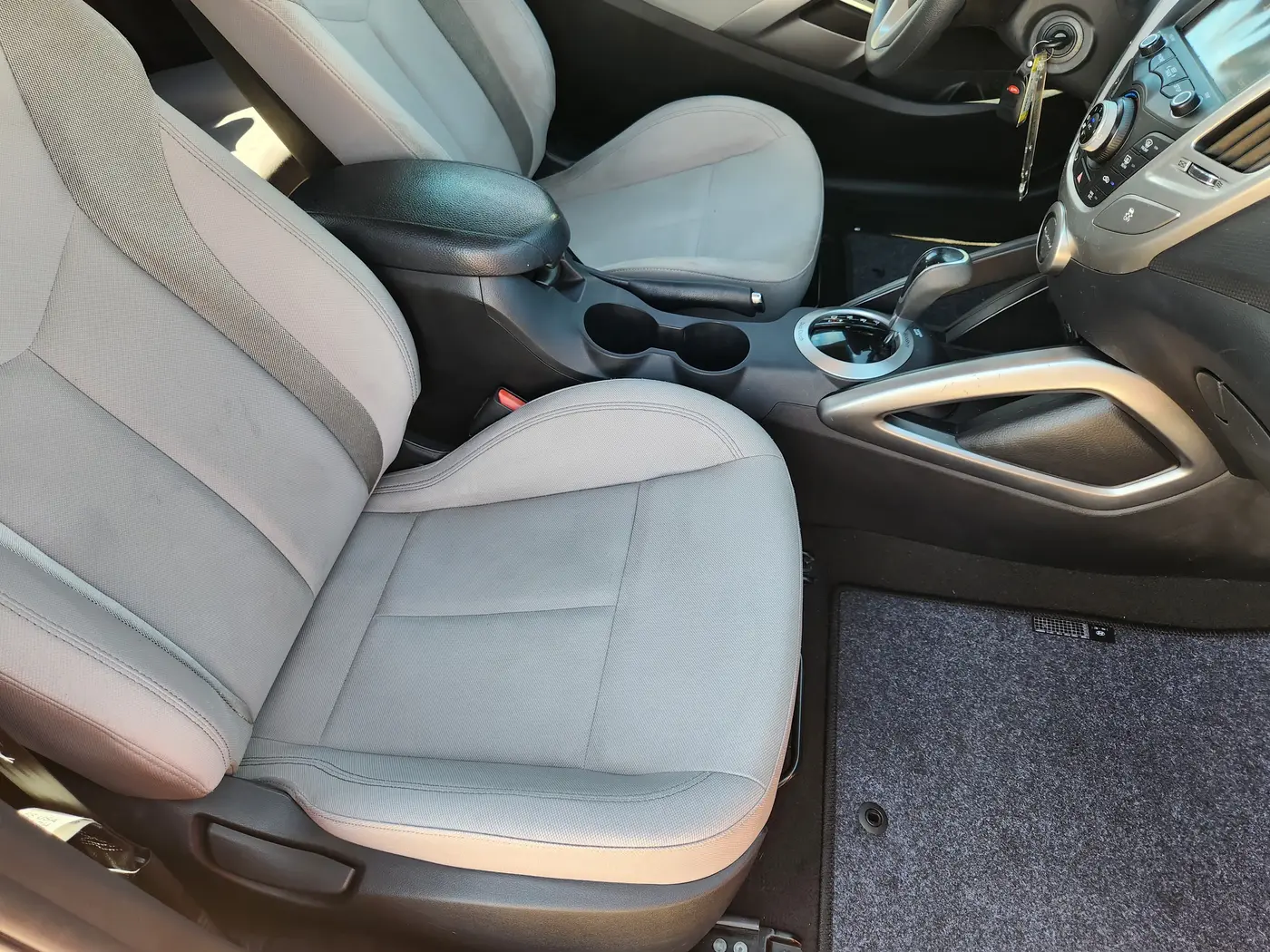 2014 Hyundai Veloster - $8,906