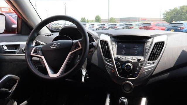 2016 Hyundai VELOSTER Base