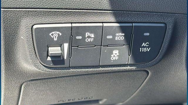 2016 Hyundai VELOSTER Base