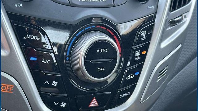 2016 Hyundai VELOSTER Base