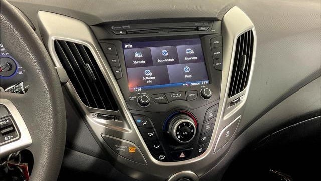 2013 Hyundai VELOSTER Base