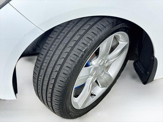 2014 Hyundai Veloster - $8,579