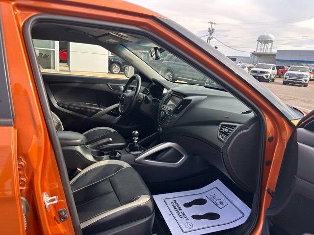 2015 Hyundai Veloster - $6,599