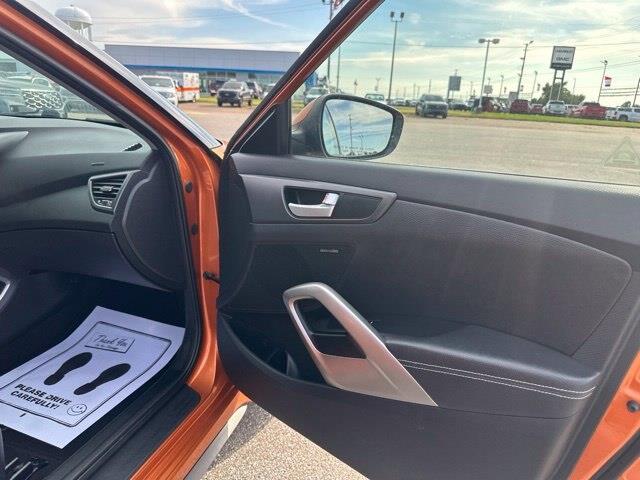 2015 Hyundai Veloster - $6,599