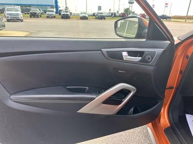 2015 Hyundai Veloster - $6,599