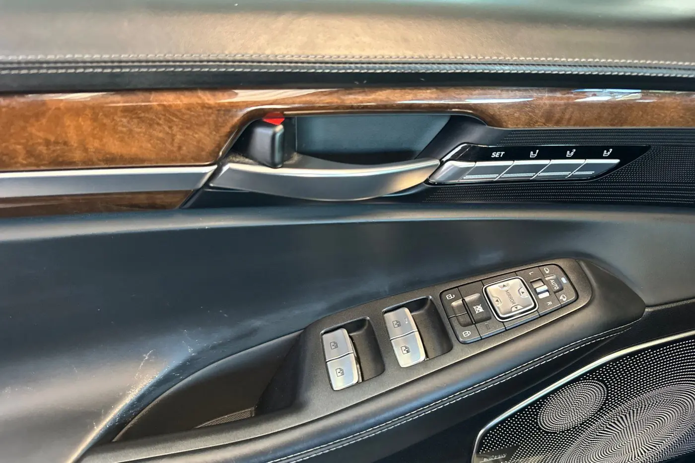 2019 Genesis G90 - $24,706
