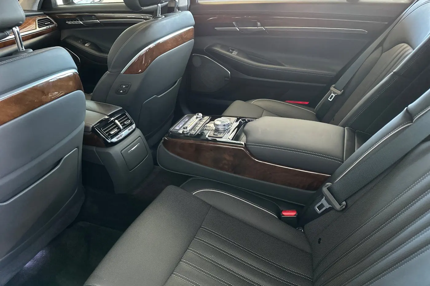 2019 Genesis G90 - $24,706