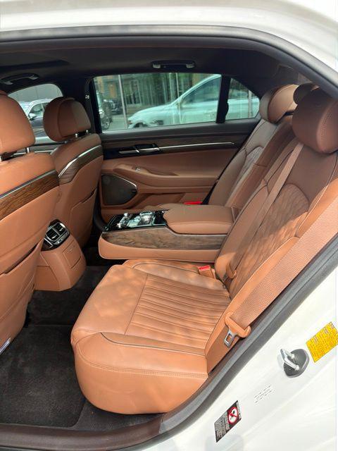 2020 Genesis G90 - $35,000
