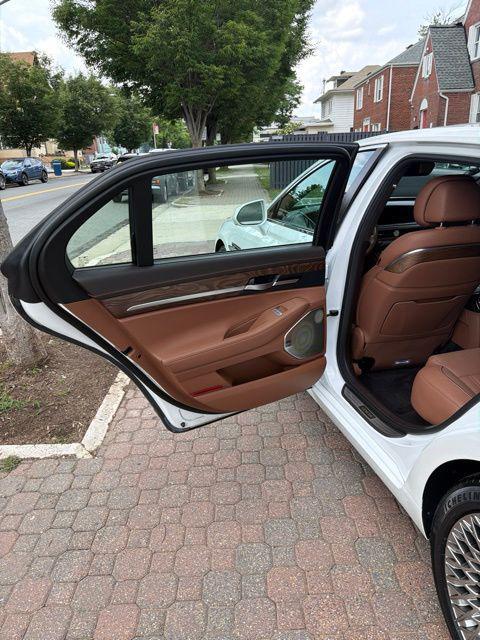 2020 Genesis G90 - $35,000
