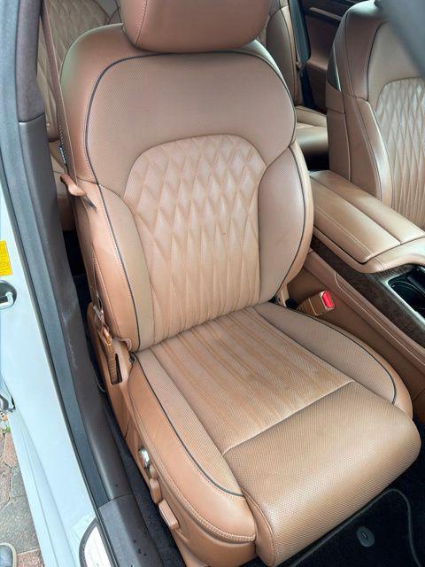 2020 Genesis G90 - $35,000