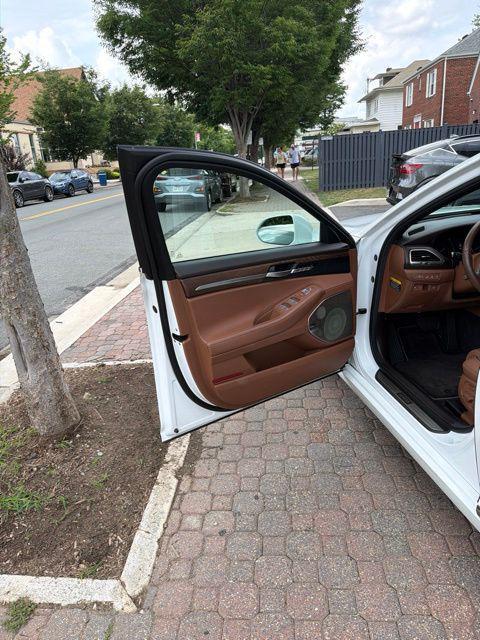 2020 Genesis G90 - $35,000