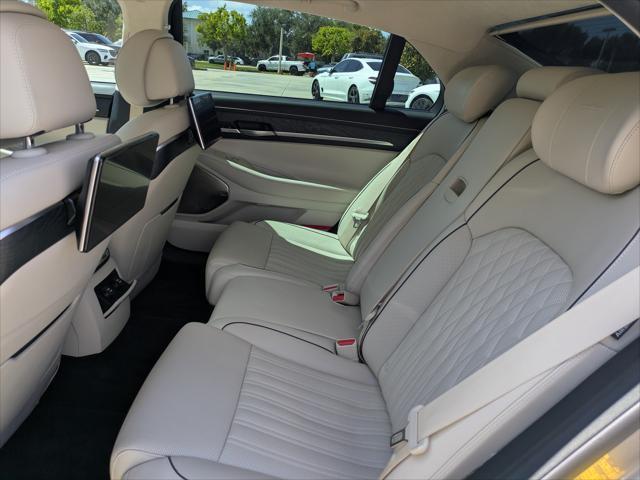 2021 Genesis G90 - $39,654