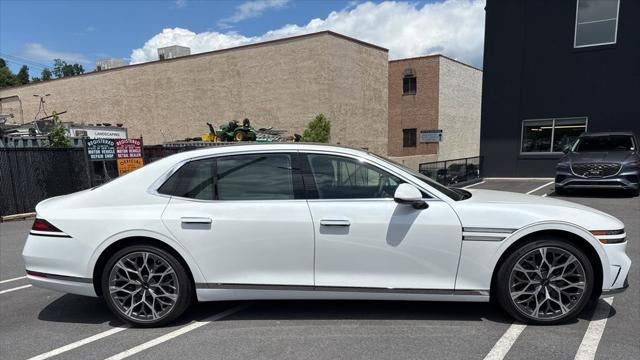 2024 Genesis G90 3.5T e-Supercharger