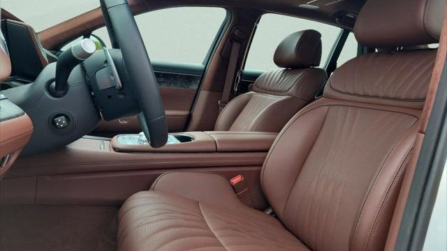 2025 Genesis G90 3.5T e-Supercharger