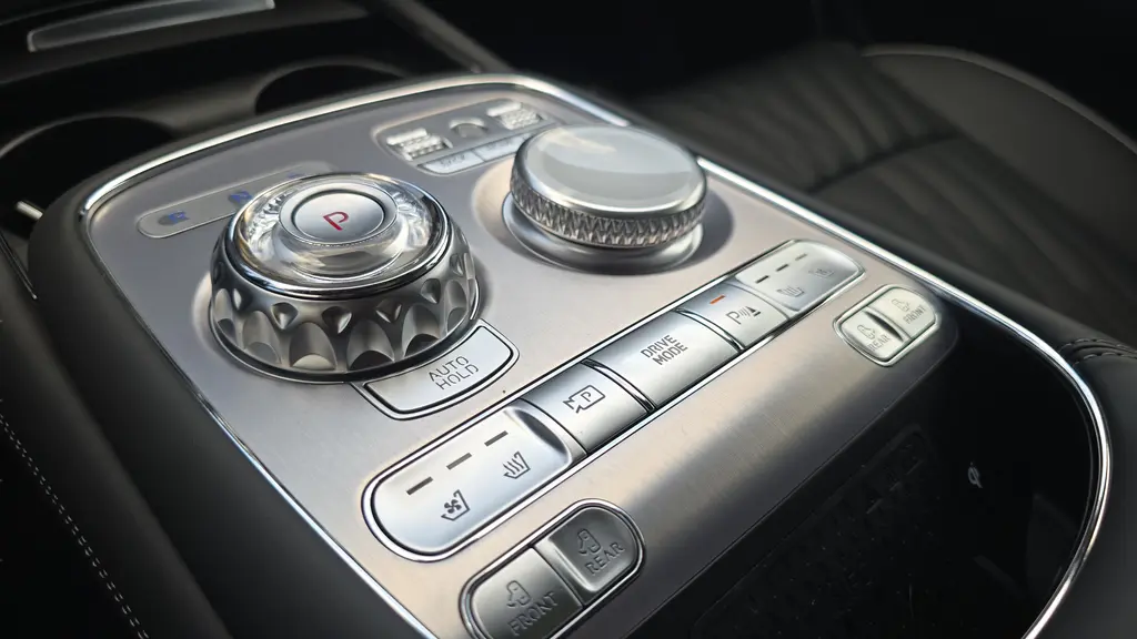 2026 Genesis G90 3.5T e-Supercharger
