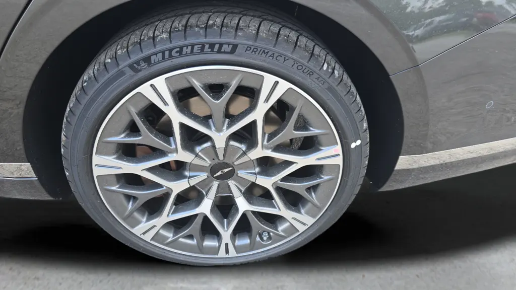 2026 Genesis G90 3.5T e-Supercharger