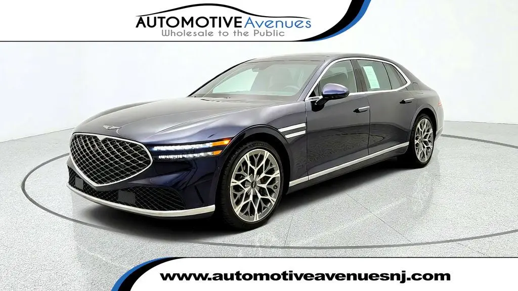 2023 Genesis G90