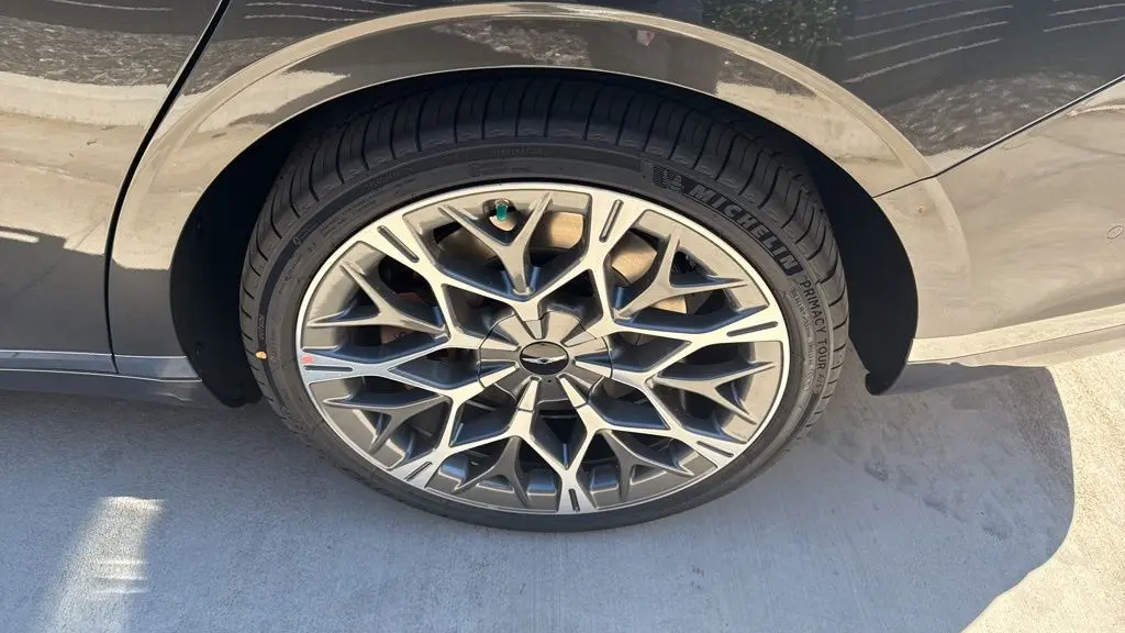 2026 Genesis G90 3.5T e-Supercharger
