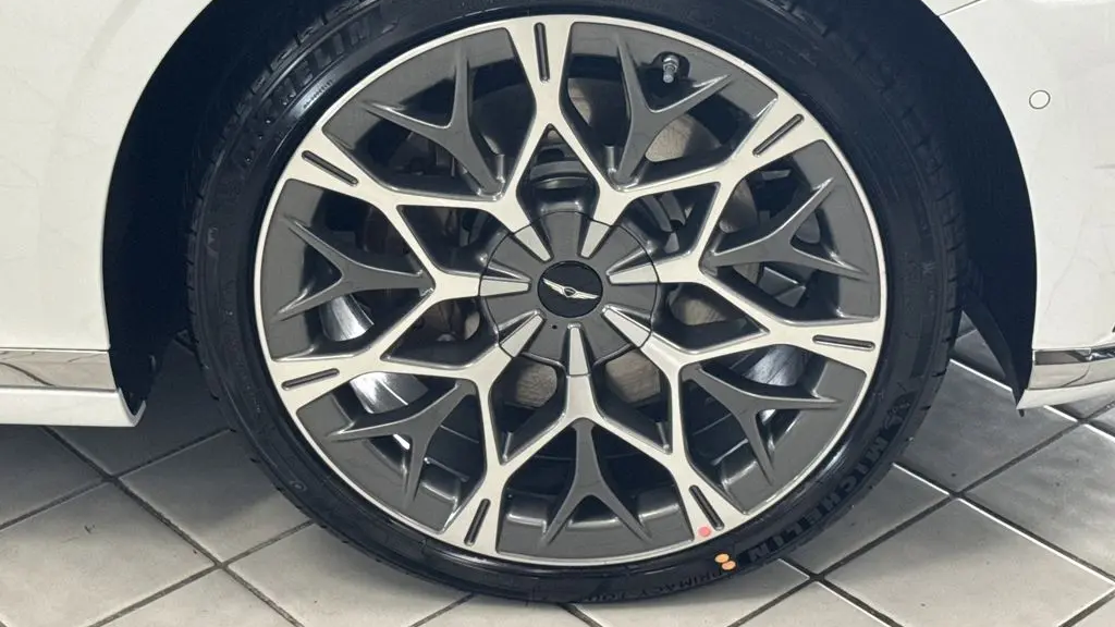 2026 Genesis G90 3.5T e-Supercharger