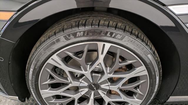 2023 Genesis G90 3.5T e-Supercharger