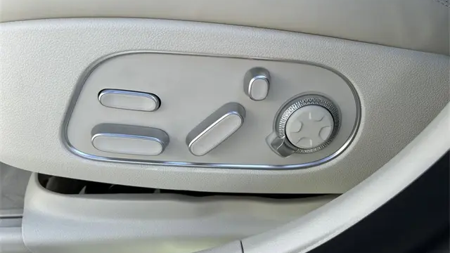 2025 Genesis G90 3.5T e-Supercharger