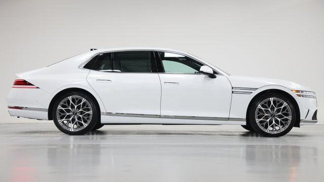 2025 Genesis G90 3.5T e-Supercharger