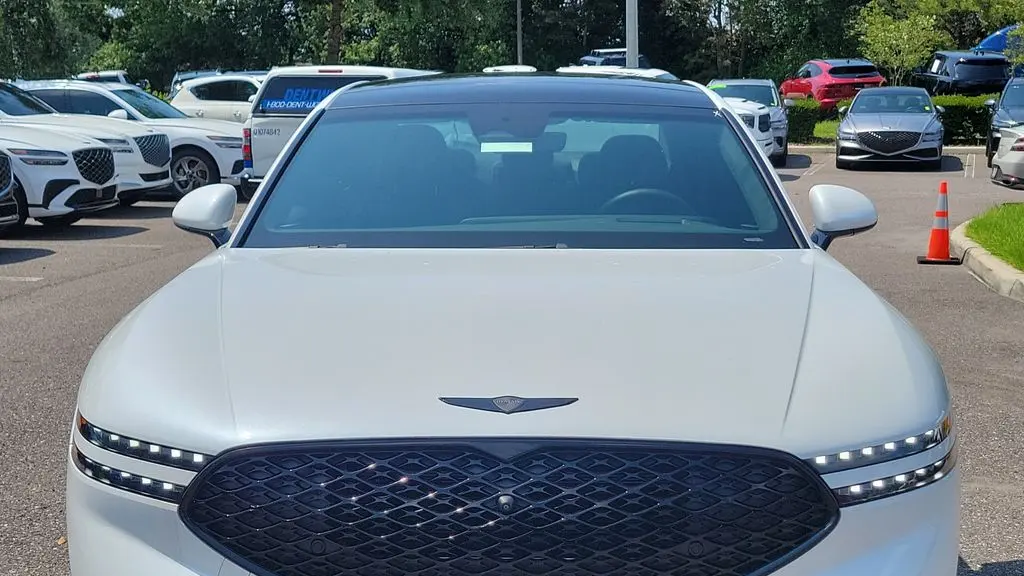 2025 Genesis G90 3.5T e-Supercharger