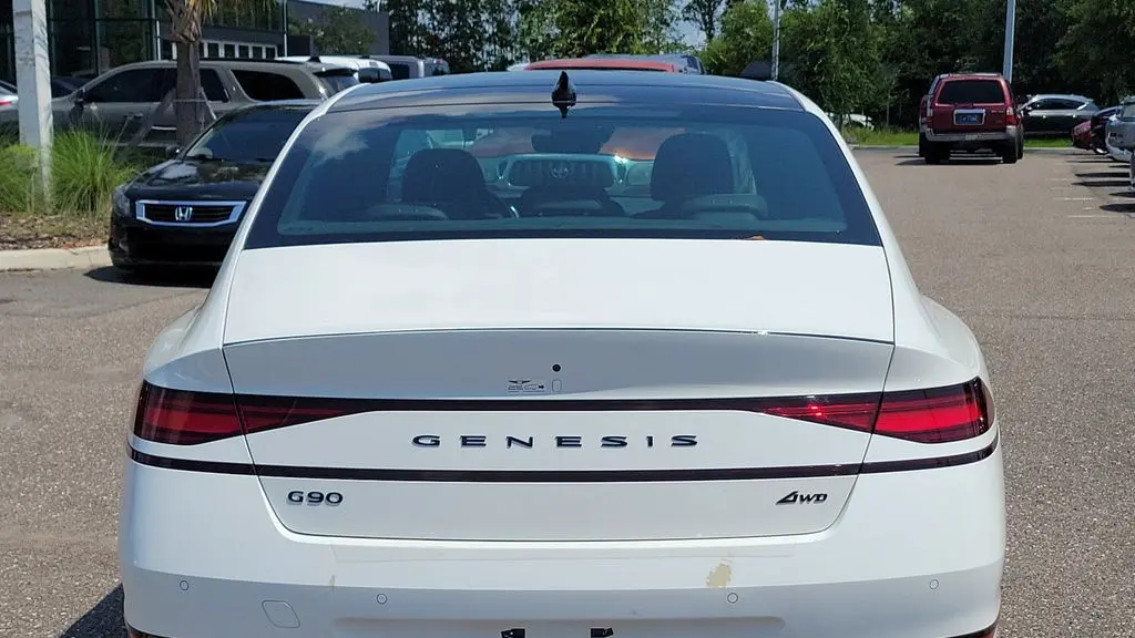 2025 Genesis G90 3.5T e-Supercharger