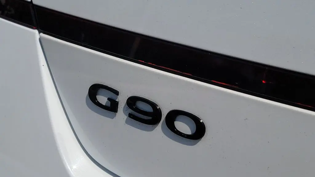 2025 Genesis G90 3.5T e-Supercharger