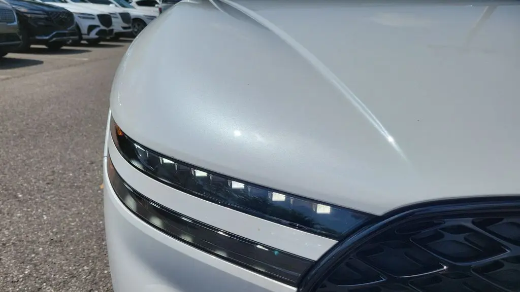 2025 Genesis G90 3.5T e-Supercharger