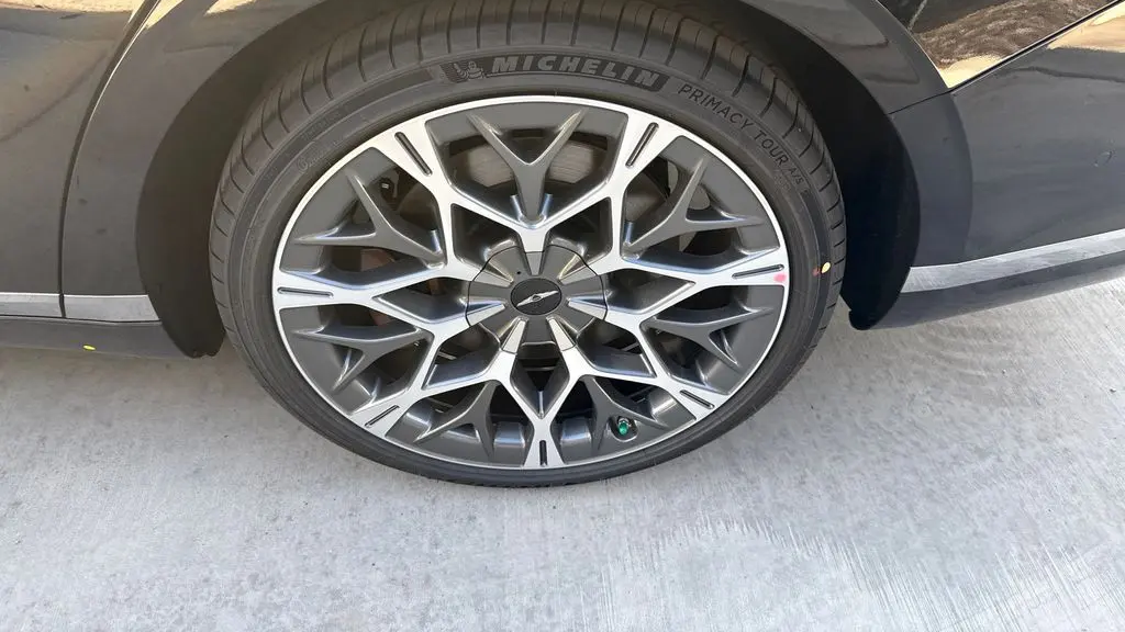 2026 Genesis G90 3.5T e-Supercharger