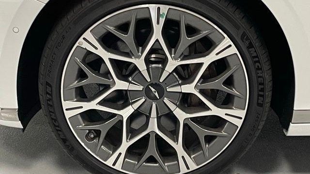 2025 Genesis G90 3.5T e-Supercharger