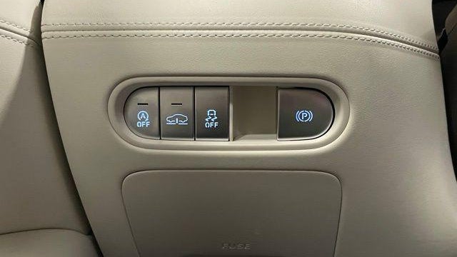 2025 Genesis G90 3.5T e-Supercharger