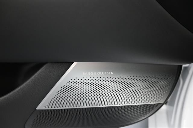 2025 Genesis G90