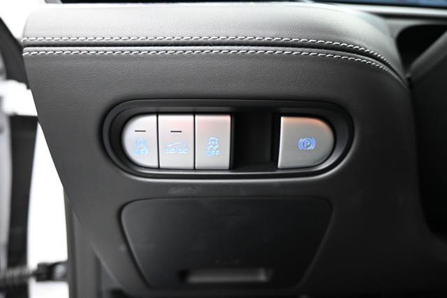 2025 Genesis G90
