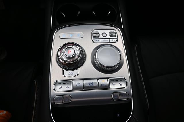 2025 Genesis G90