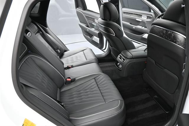 2025 Genesis G90