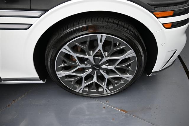 2025 Genesis G90