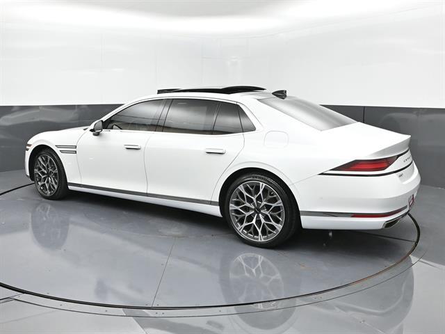 2025 Genesis G90