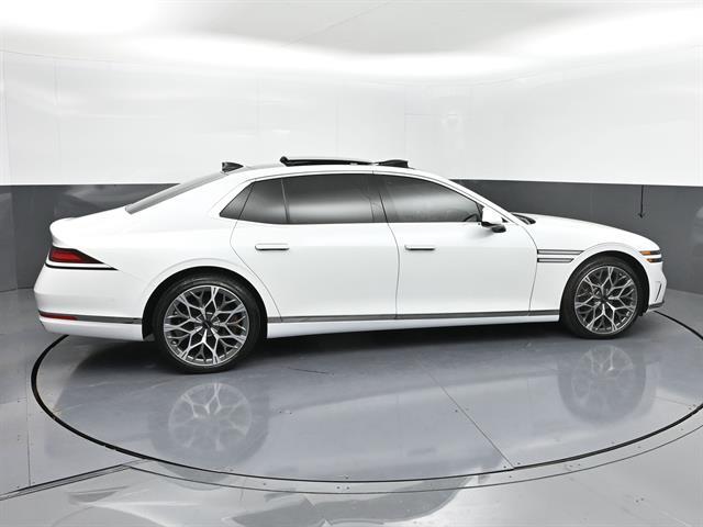 2025 Genesis G90