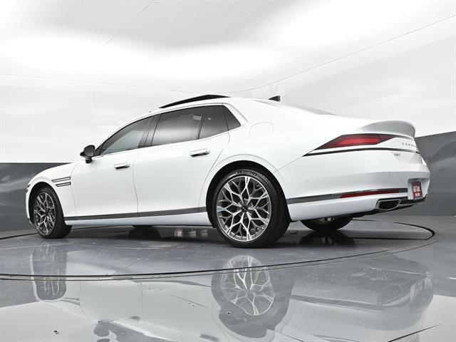 2025 Genesis G90