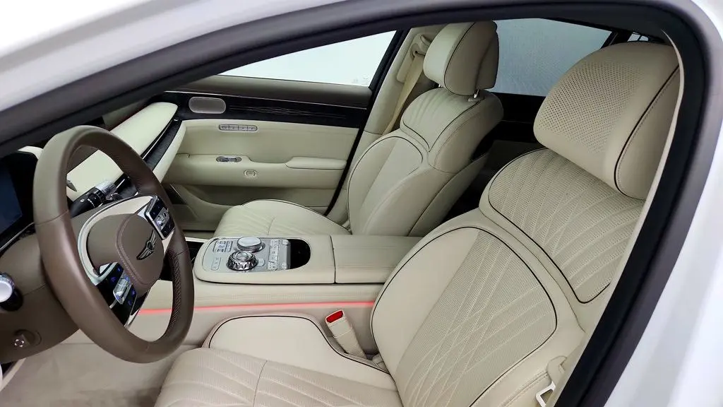 2023 Genesis G90 - $51,995