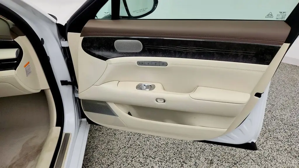 2023 Genesis G90 - $51,995