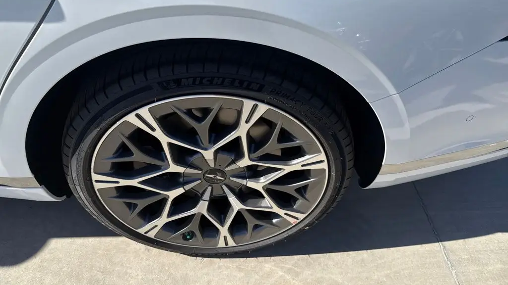 2026 Genesis G90 3.5T e-Supercharger