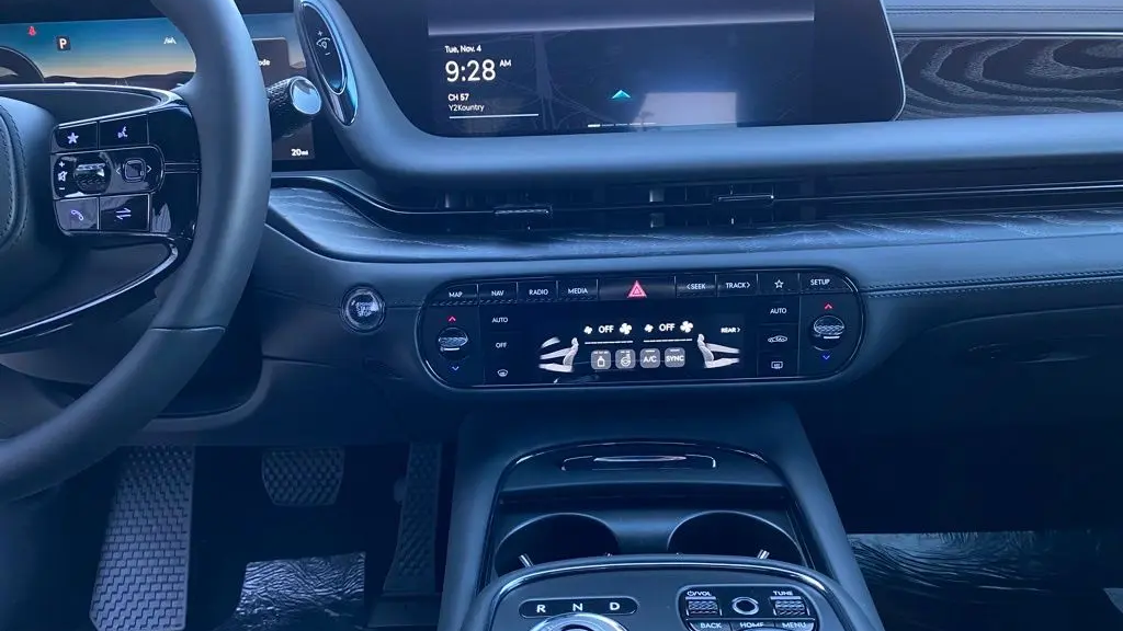 2026 Genesis G90 3.5T e-Supercharger Black