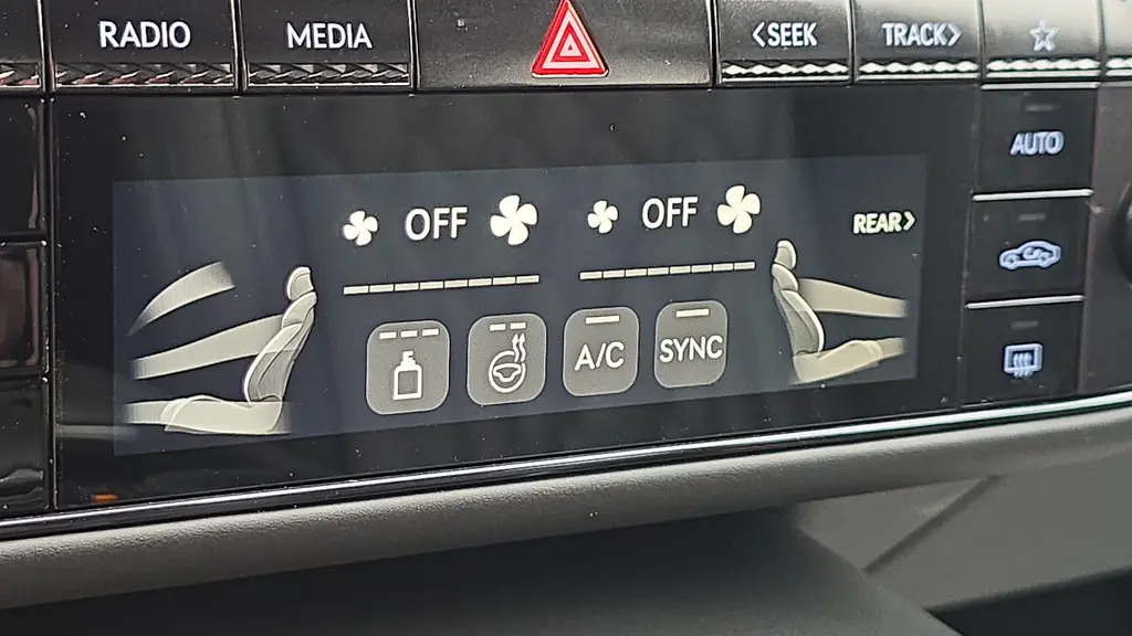 2026 Genesis G90 3.5T e-Supercharger Black