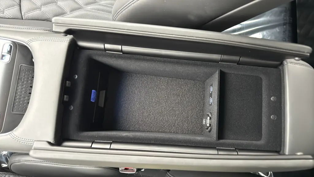 2026 Genesis G90 3.5T e-Supercharger Black