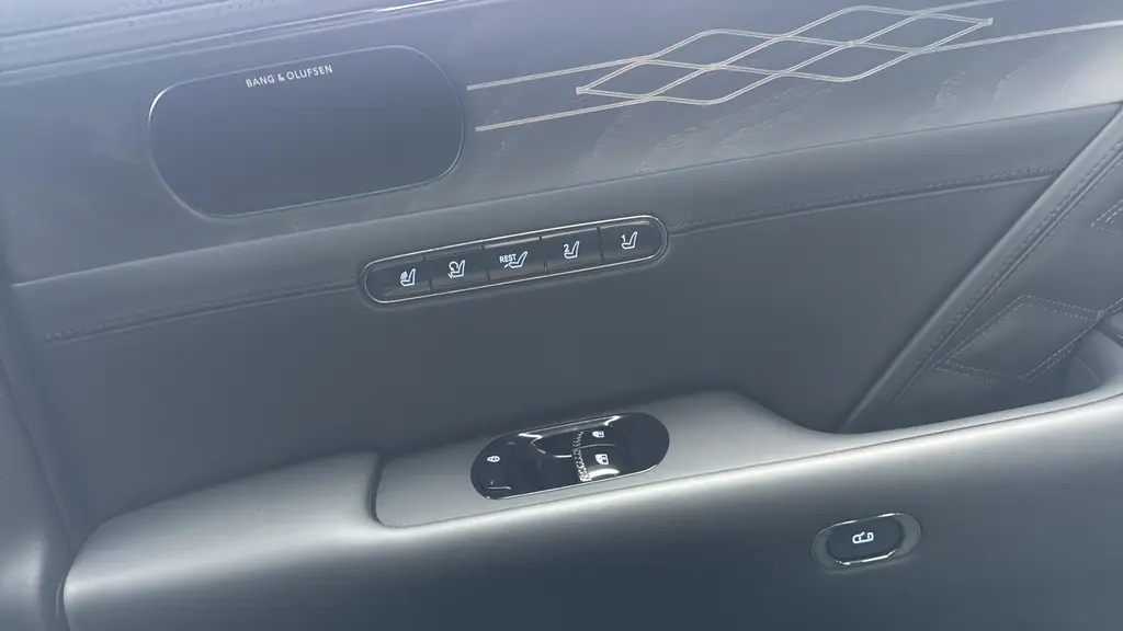 2026 Genesis G90 3.5T e-Supercharger Black