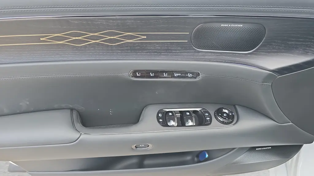 2026 Genesis G90 3.5T e-Supercharger Black